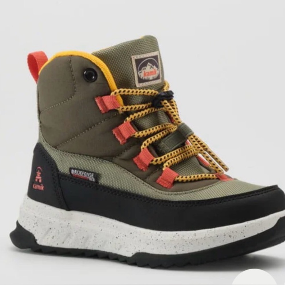 Kamik Green Winter Boot with Yellow & Coral Accents stormy mid olive size 6